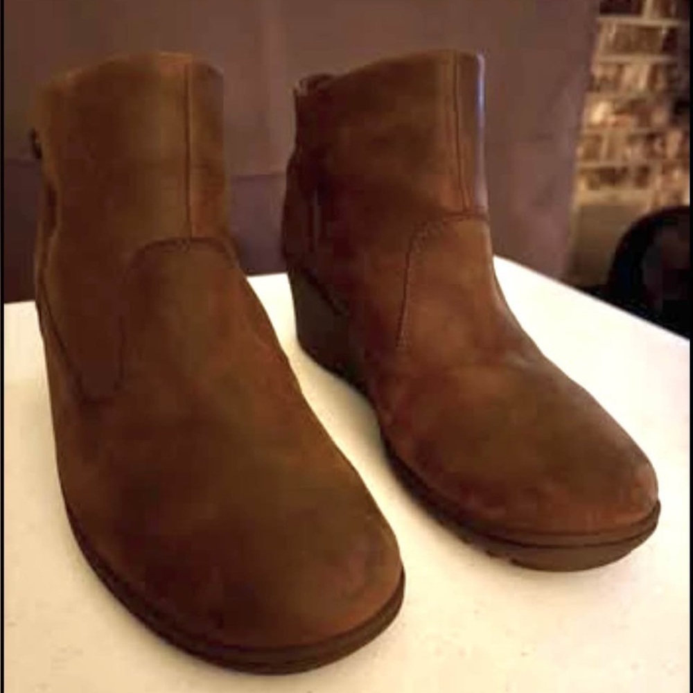 KEEN Akita Ankle Boots Premium Leather Wedge Slip On Brown Womens Size 10